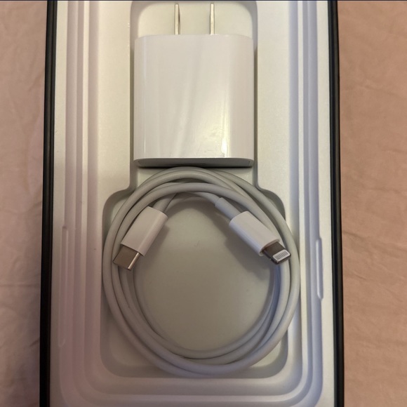 Midnight Green iPhone 11 Pro Max - Picture 9 of 9